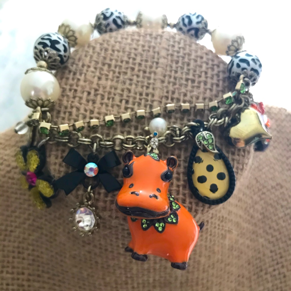 Betsey Johnson Orange Hippo Bracelet 🧡